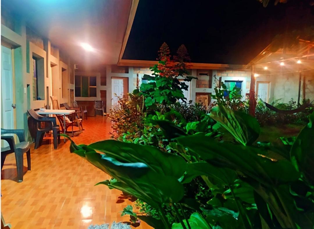 Rustic House Hostel Мойогальпа Экстерьер фото