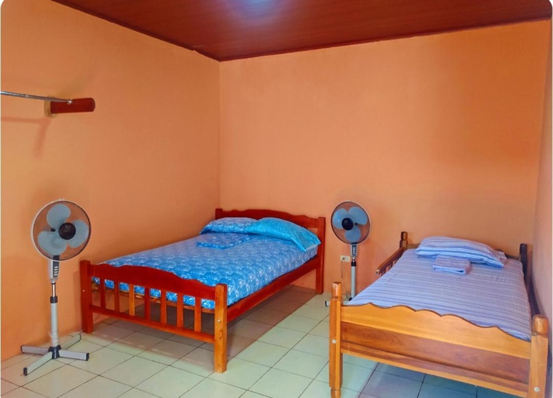 Rustic House Hostel Мойогальпа Экстерьер фото