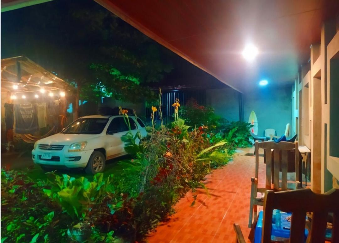 Rustic House Hostel Мойогальпа Экстерьер фото