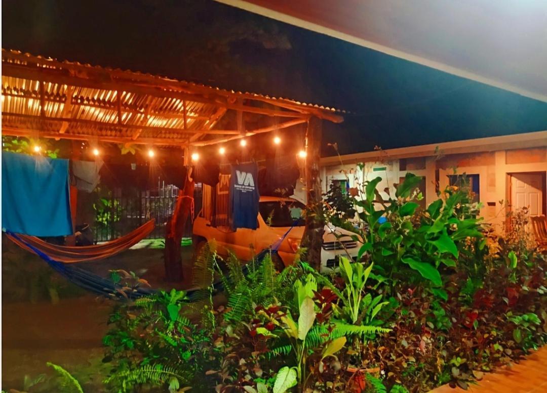 Rustic House Hostel Мойогальпа Экстерьер фото