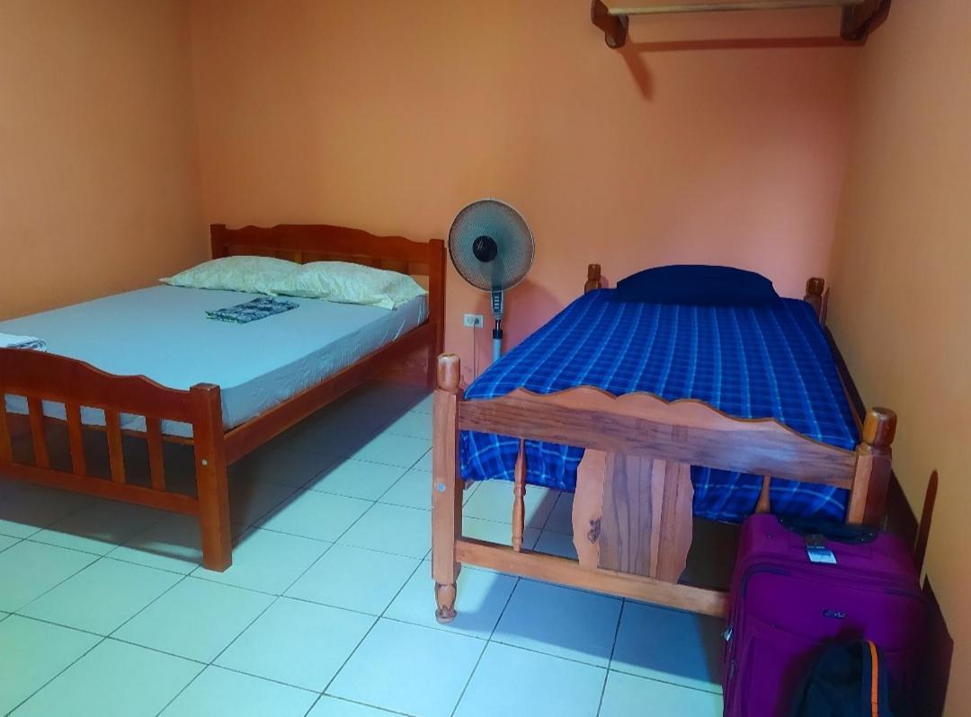 Rustic House Hostel Мойогальпа Экстерьер фото